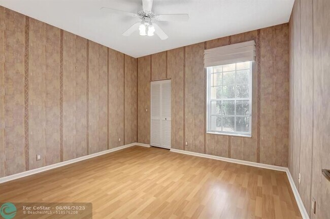 Building Photo - 11081 Springbrook Cir