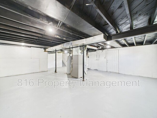 Building Photo - 1526 E Sea Ave