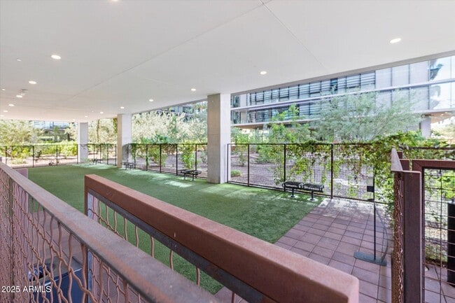 Building Photo - 7180 E Kierland Blvd