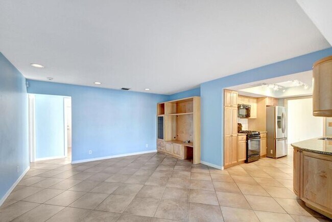 Building Photo - 1753 W Terrace Dr