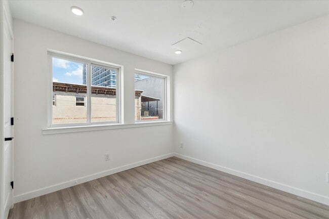 Building Photo - 1338 N 15th St