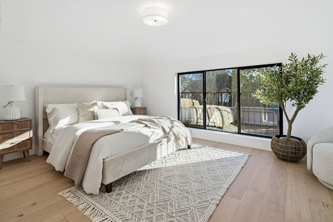 Building Photo - Modern Living in the Heart of Lake Oswego!! Stunning New 3BR 2.5BA