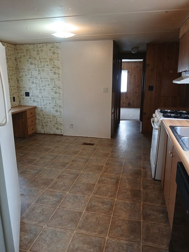 Building Photo - A charming 3-bedroom, 2-bathroom home