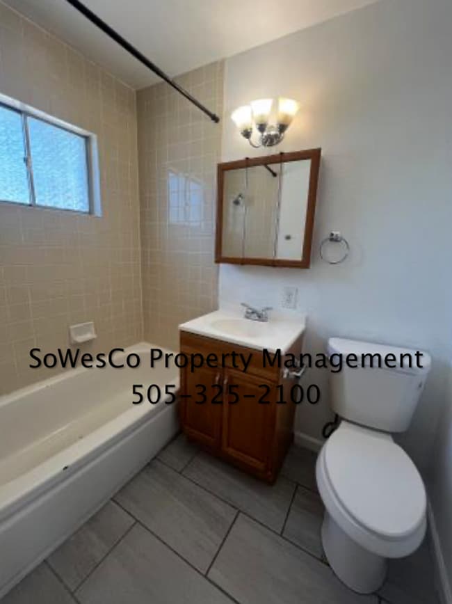 Building Photo - 507 Glade Pl