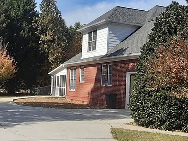 Building Photo - Perfect Family Home in Central Watkinsville