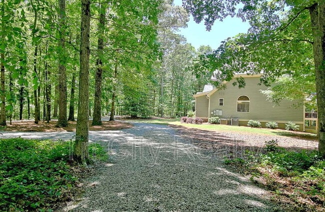 Building Photo - 175 Ridgeway Ct