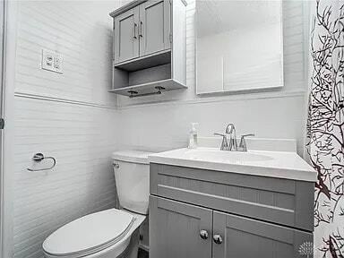 Building Photo - 393 Ridgebury Dr