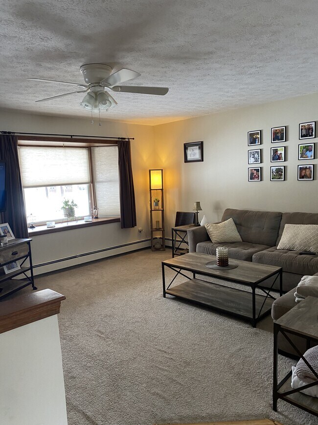 Building Photo - 219 Whiskeag Rd