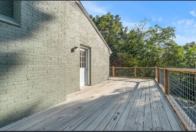 Building Photo - 3 bed 1 bath home in Sandusky area.