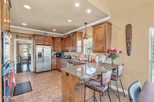 Building Photo - PRIVATE OASIS IN GATED COMMUNITY