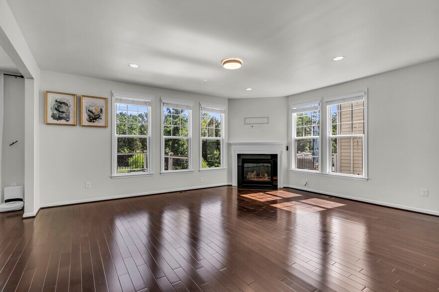 Building Photo - 42522 Stratford Landing Dr