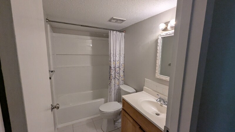 Building Photo - 2553 Brush Ct