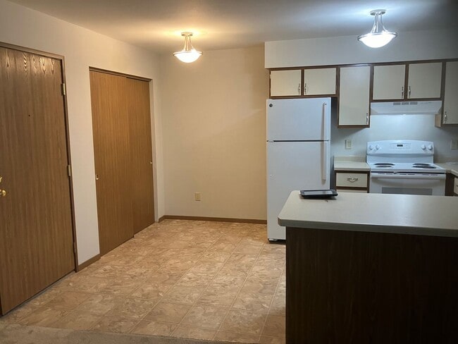 Interior Photo - Beacon Ave Apartments