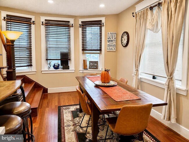 Building Photo - 25 E Germantown Pike