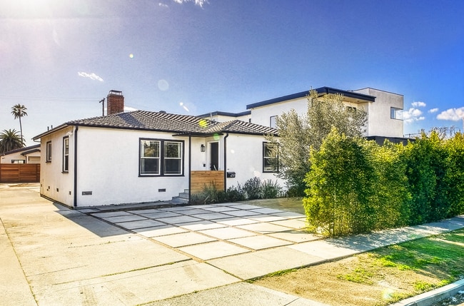 Primary Photo - 4715 Berryman Ave