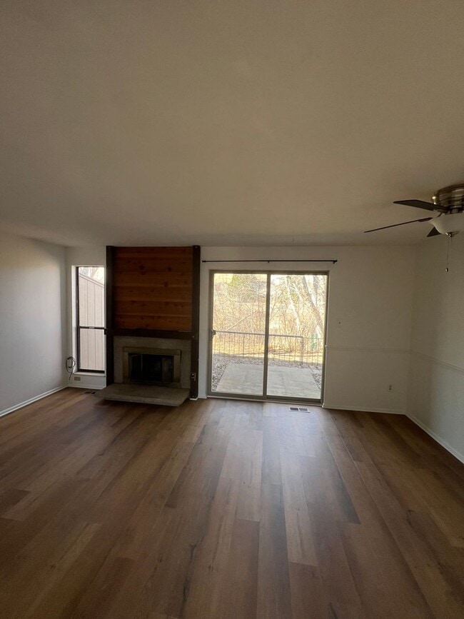 Building Photo - Sunny 2 bed, 1 bath South Boulder Townhome - Available June 5th!