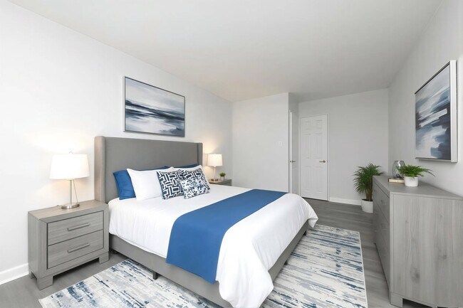 Bedroom - Walker Court Apartments