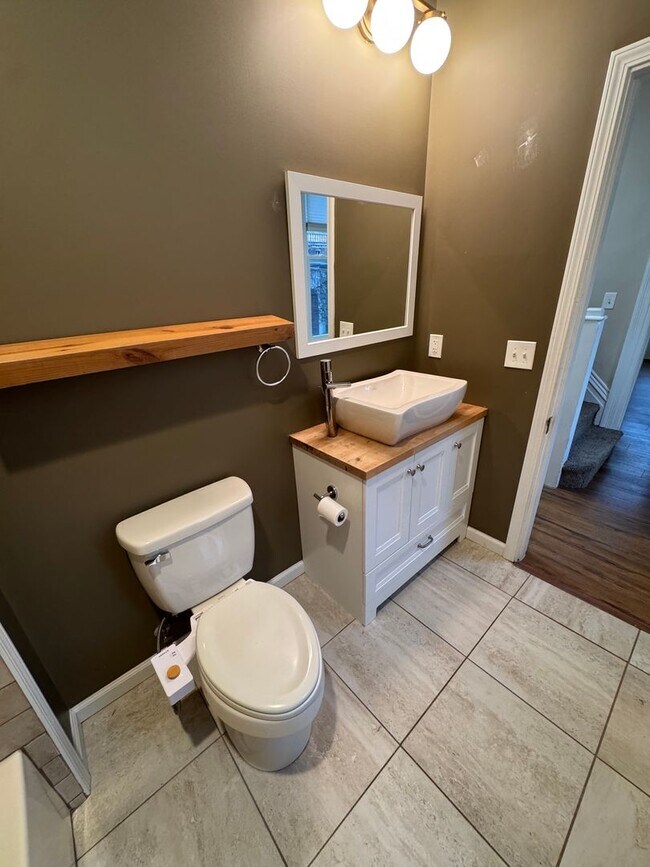 Building Photo - Beautifully Renovated 3BR Row Home in Deutschtown – Spacious, Modern & Incredible Location