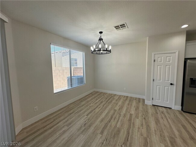 Building Photo - 10004 Bonterra Ave