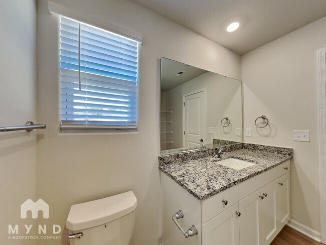 Building Photo - 349 Taverners Ln