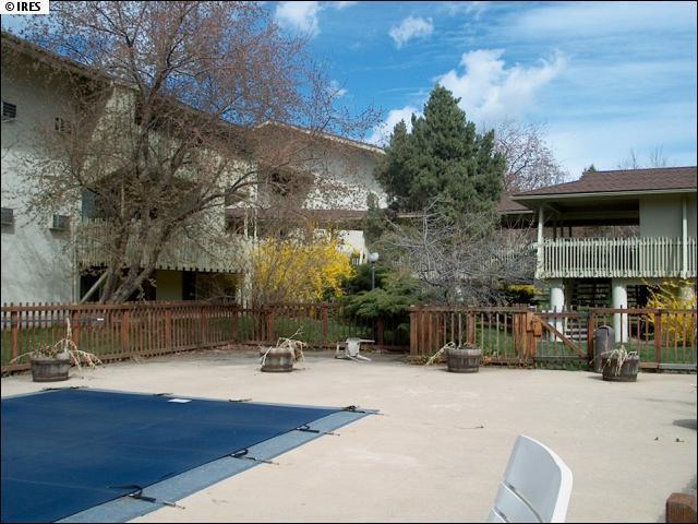 Building Photo - Beautifully Renovated Condo With Huge Balcony!