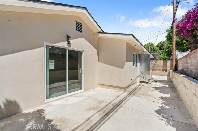 Building Photo - 3056 N Frederic St