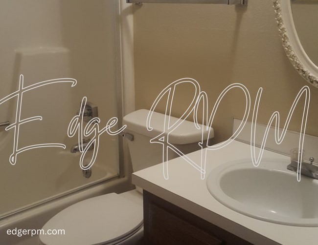 Building Photo - For Rent: 2BR Duplex w/ Garage – Great Loc...