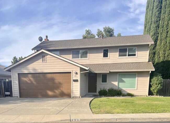 Building Photo - 196 Normandy Dr