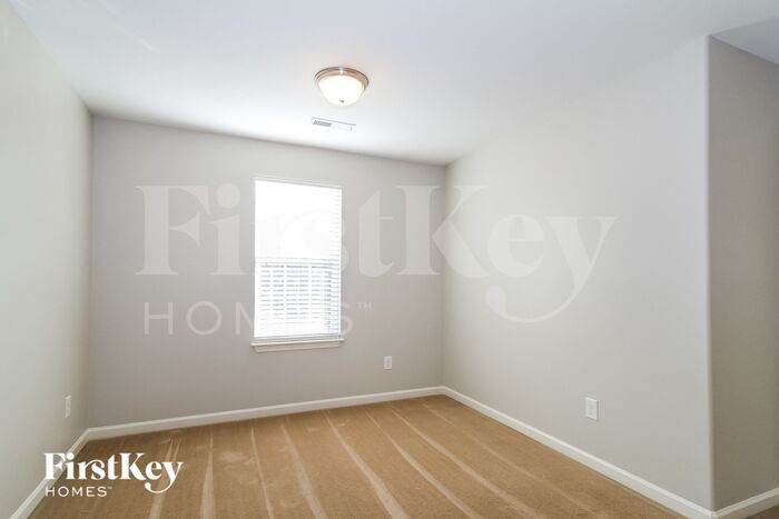 Building Photo - 1484 Worchester St