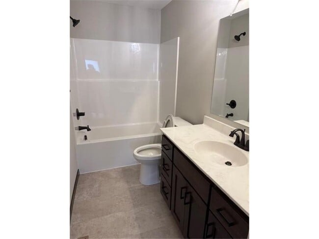 Building Photo - 614 Dillon Ave N