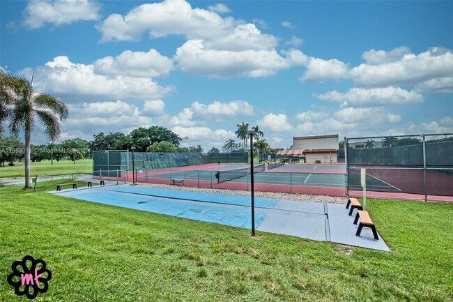 Building Photo - 9410 N Hollybrook Lake Drive 103, Pembroke...