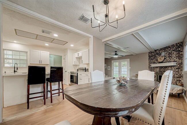 Building Photo - 4731 Casemont Dr