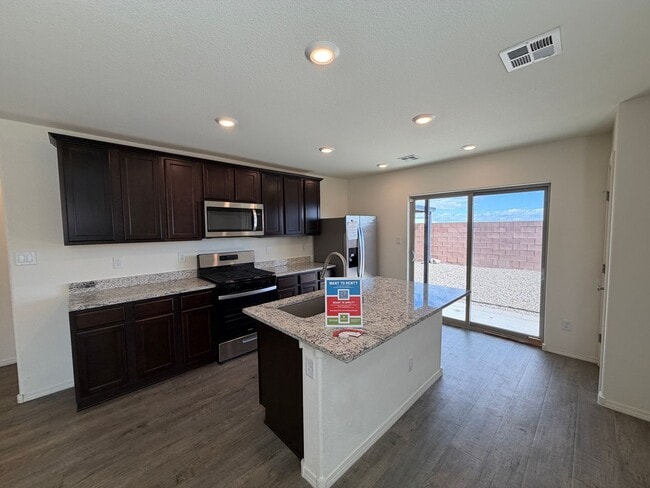 Building Photo - 3 Bedroom Single Story Home Available Near Huning Ranch Loop SW & Main St NW in Los Lunas!