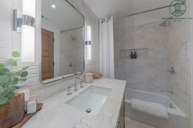 Building Photo - Newly Built Three Bedroom Carmel-by-the-Sea Rental Opportunity