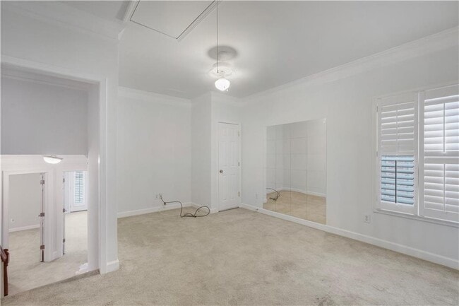 Building Photo - 3405 Regent Pl SW