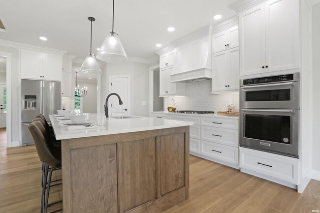 Building Photo - 4092 Cottonwood Dr