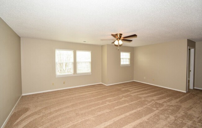 Building Photo - "Spacious 3-Bed Retreat in Fishers with El...