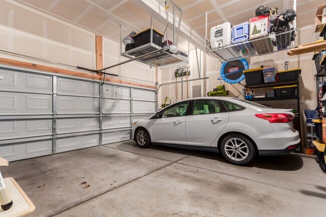 Building Photo - 4BD, 3.5BA Northfield Home with Finished Basement and 2-Car Garage