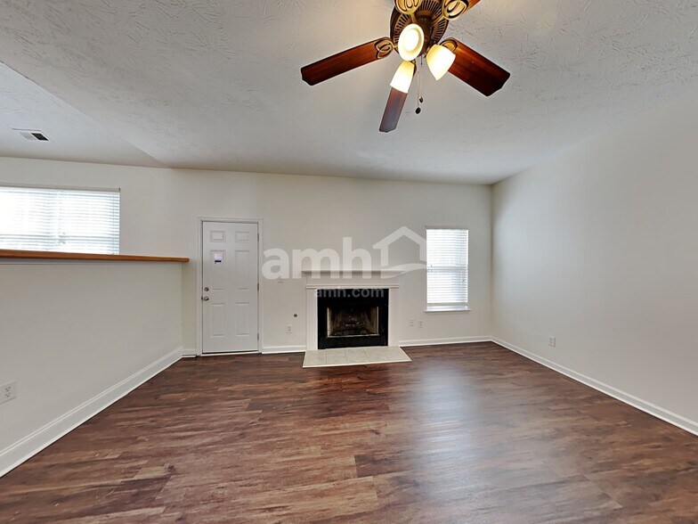 Building Photo - 2521 Fairstone Ave