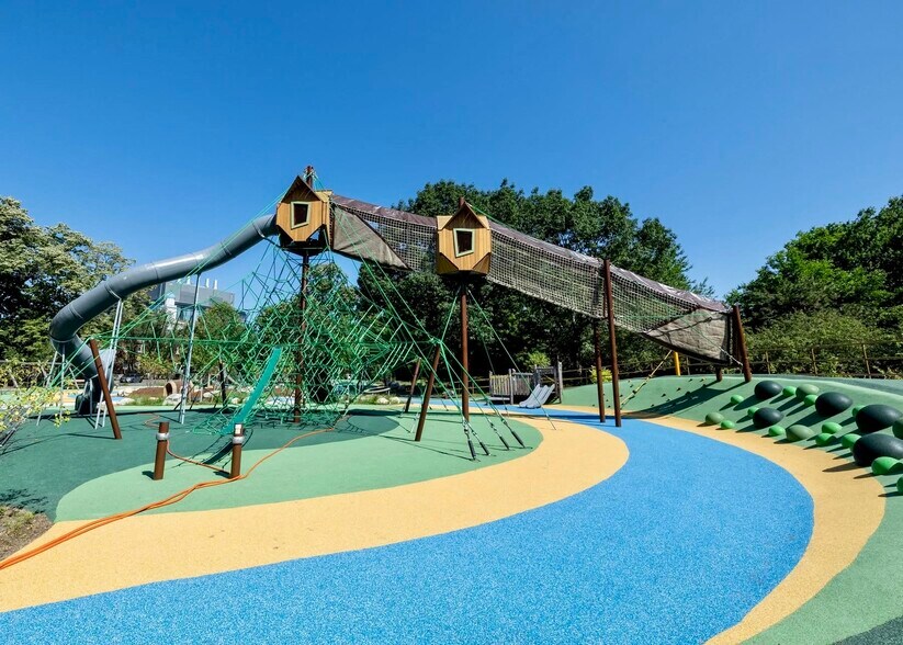 Building Photo - 475 Arsenal St