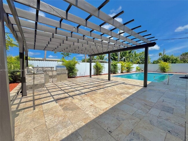 Building Photo - 5101 SW 112th Pl