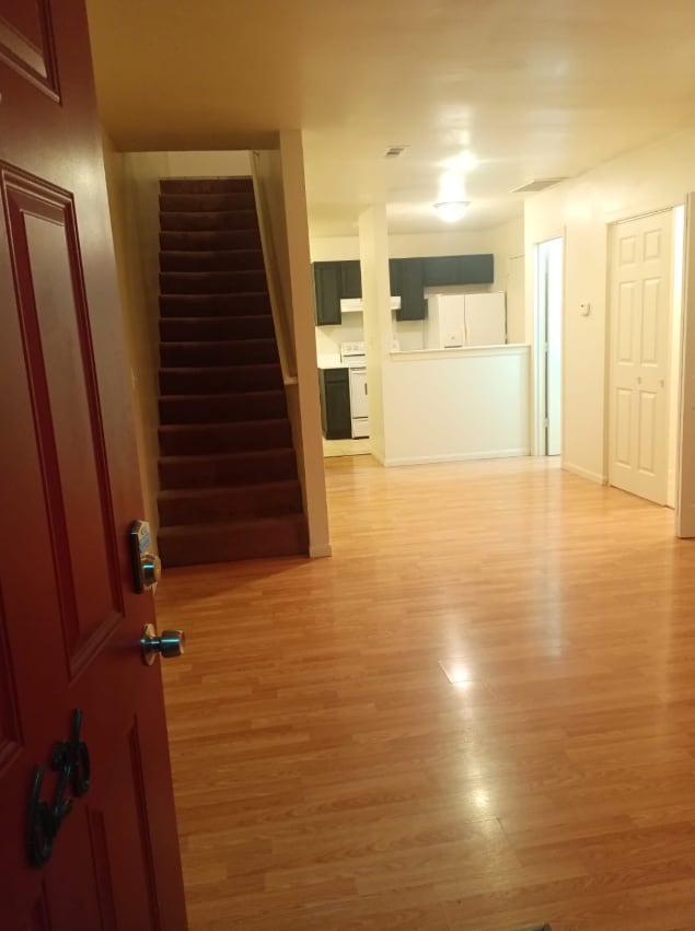 Building Photo - 626 Palisades Dr