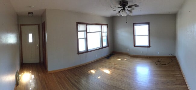 Building Photo - 2303 Main St