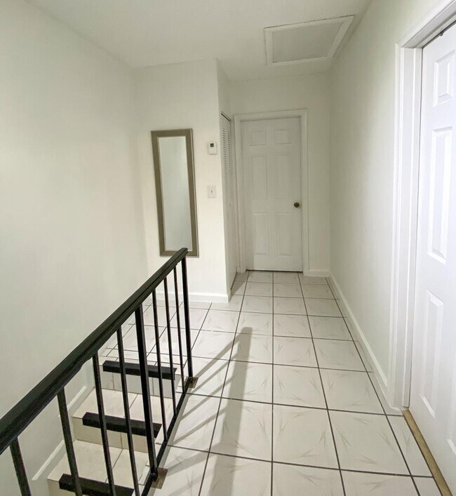 Building Photo - 2221 W 52nd St