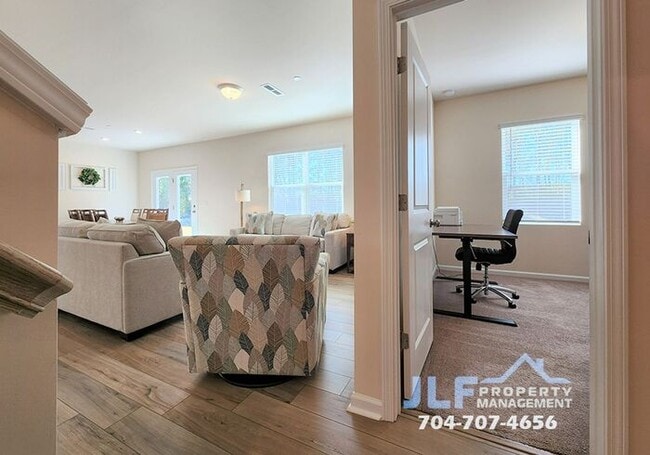 Building Photo - Coming Soon-Beautiful 5 Bed/3 Bath Home in...
