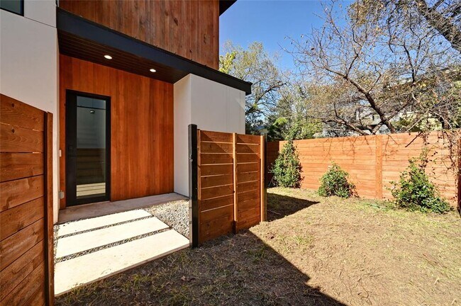 Building Photo - 2706 Stacy Ln