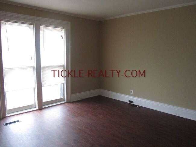 Building Photo - 11 Lafayette Pl