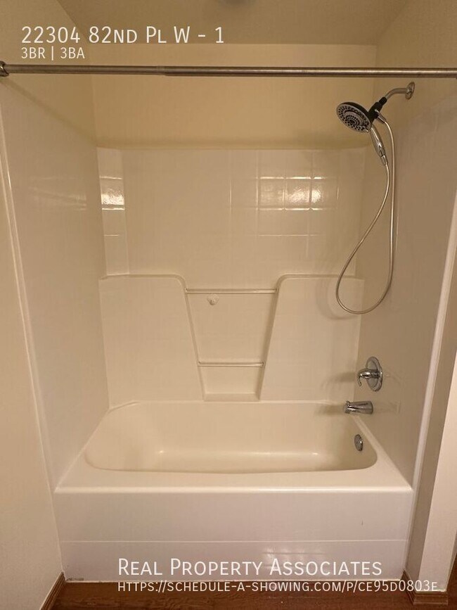 Building Photo - 22304 82nd Pl W