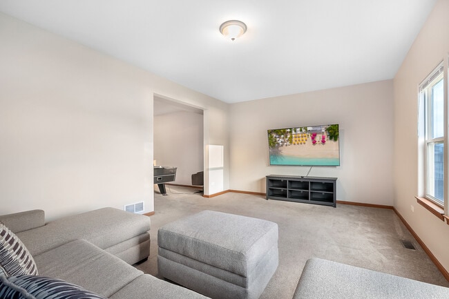 Building Photo - 1303 River Haven Trail