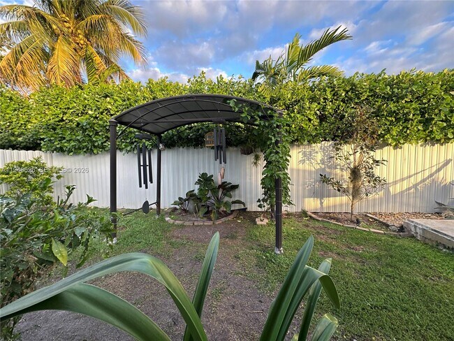 Building Photo - 2665 SW 119th Ct